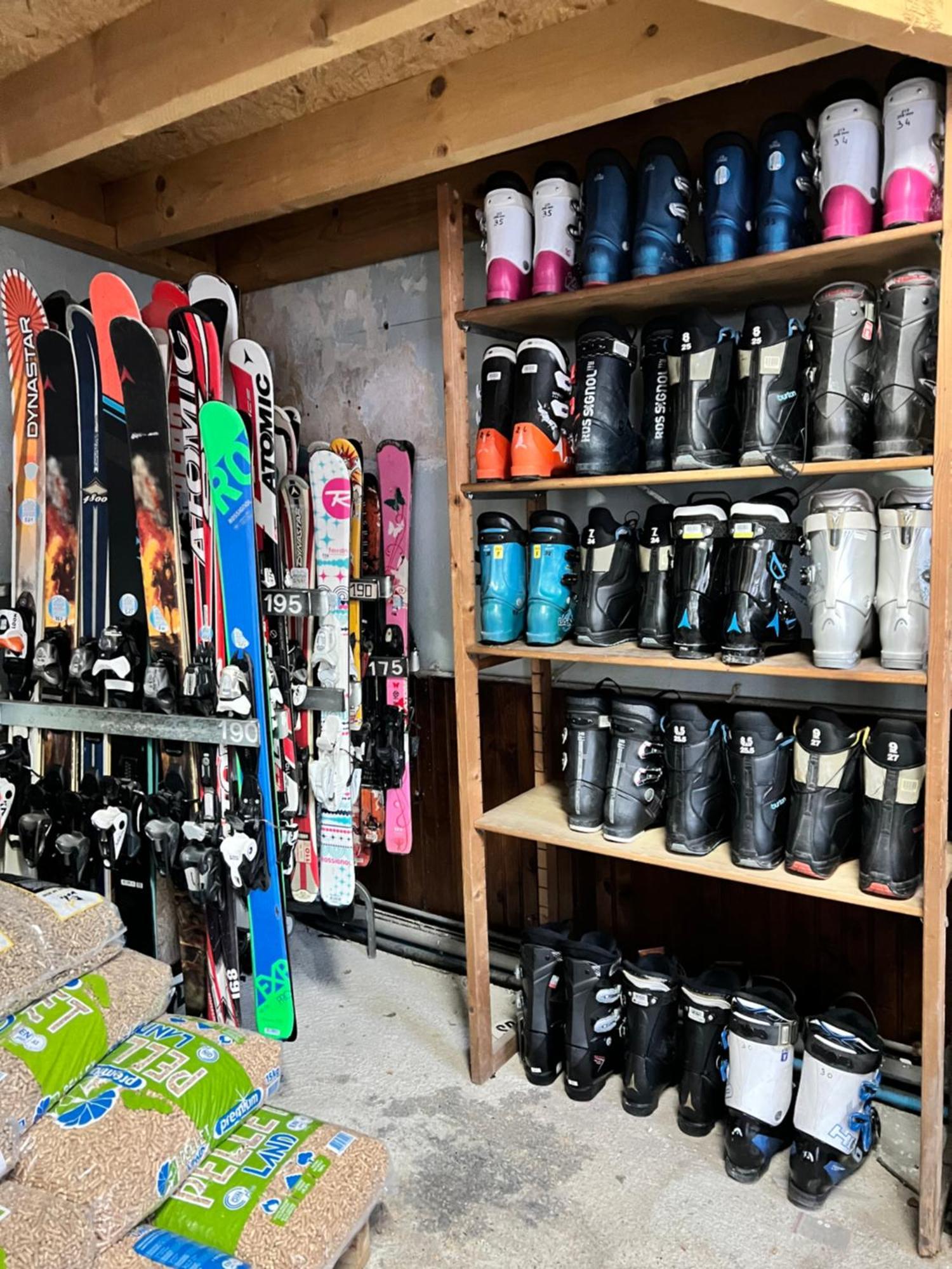 L'Astazou "Pret Gracieux Du Materiel De Ski" Au Studio Люс-Сен-Совёр Экстерьер фото